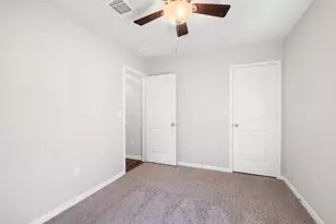 117 Cranbrook Ln, Hutto, TX 78634 - Photo 9