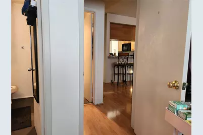 806 W 24th Street #202, Austin, TX 78705 - Photo 17