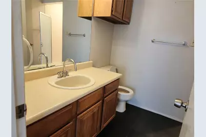 806 W 24th Street #202, Austin, TX 78705 - Photo 17