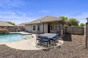 317 Cockrill St, Hutto, TX 78634 - Photo 37