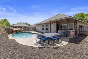 317 Cockrill St, Hutto, TX 78634 - Photo 37