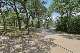 148 Oak Ridge Dr, Cedar Creek, TX 78612 - Photo 39