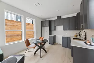 1709 Maple Ave, Austin, TX 78702 - Photo 3