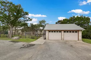 816 Buttercup Ln, Wimberley, TX 78676 - Photo 3