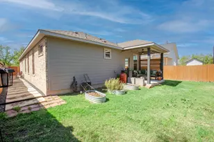 303 W Browning St, Manor, TX 78653 - Photo 29
