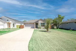 303 W Browning St, Manor, TX 78653 - Photo 5
