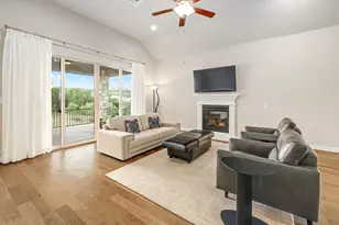 512 Summer Wilson Cv, Austin, TX 78738 - Photo 9