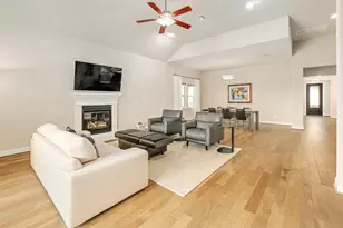 512 Summer Wilson Cv, Austin, TX 78738 - Photo 9