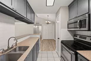 1601 Faro Dr, Austin, TX 78741 - Photo 15