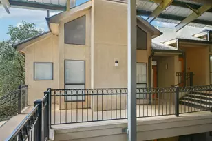 1910 Robbins Pl, Austin, TX 78705 - Photo 5