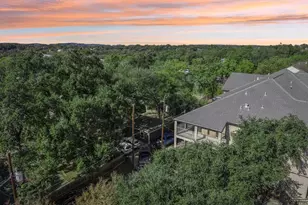 1910 Robbins Pl, Austin, TX 78705 - Photo 3