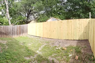 9007 Quail Valley Dr, Austin, TX 78758 - Photo 29