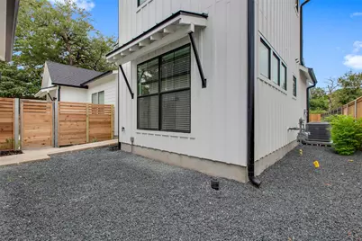 7512 Delafield Ln #B, Austin, TX 78752 - Photo 13
