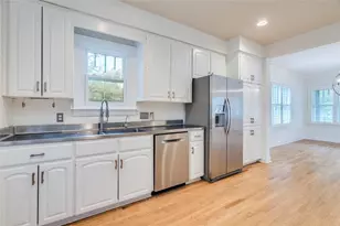 512 E 49th St, Austin, TX 78751 - Photo 7