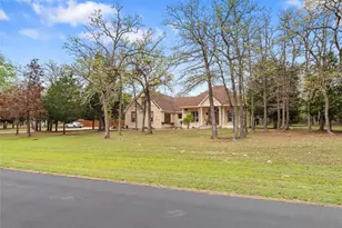 330 Arbors Cir, Elgin, TX 78621 - Photo 3