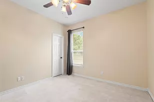 330 Arbors Cir, Elgin, TX 78621 - Photo 23