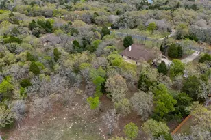 330 Arbors Cir, Elgin, TX 78621 - Photo 35