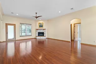 330 Arbors Cir, Elgin, TX 78621 - Photo 9