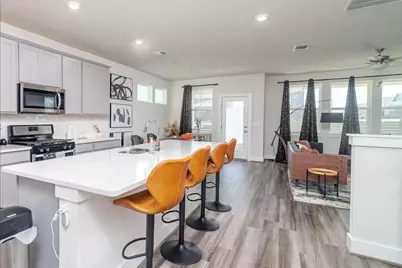7501 Travertine Spring Drive, Austin, TX 78744 - Photo 9