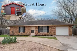 1114 Woodlawn St, Lockhart, TX 78644 - Photo 1