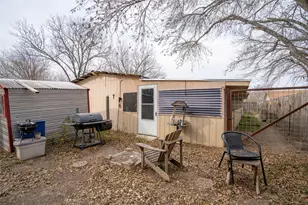 1114 Woodlawn St, Lockhart, TX 78644 - Photo 19