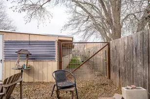 1114 Woodlawn St, Lockhart, TX 78644 - Photo 23