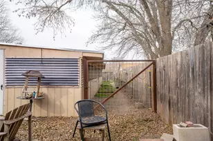 1114 Woodlawn St, Lockhart, TX 78644 - Photo 23