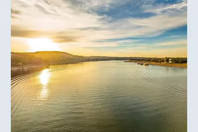 21008 W Lakeshore Drive, Spicewood, TX 78669 - Photo 7