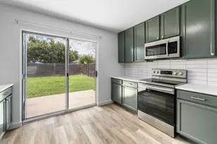 1428 Poppy Seed Ln, Austin, TX 78741 - Photo 3