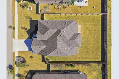 316 Clearlake Drive, Hutto, TX 78634 - Photo 35