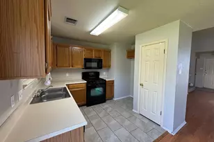 8901 Vigen Cir, Austin, TX 78748 - Photo 9