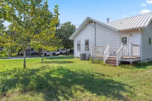 633 Academy St, Blanco, TX 78606 - Photo 15