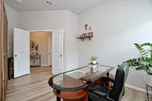 608 Carol Dr, Hutto, TX 78634 - Photo 5