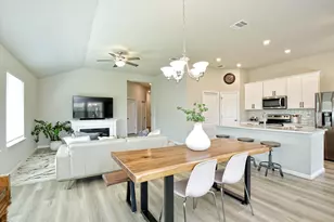 608 Carol Dr, Hutto, TX 78634 - Photo 9