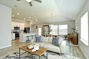 608 Carol Dr, Hutto, TX 78634 - Photo 7