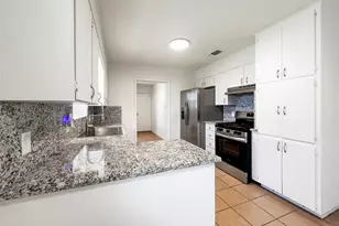 803 W 25th St, Cameron, TX 76520 - Photo 7