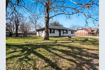 803 W 25th Street, Cameron, TX 76520 - Photo 23