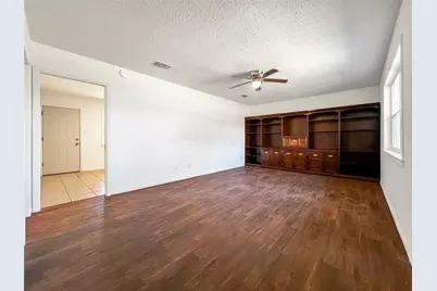 803 W 25th Street, Cameron, TX 76520 - Photo 3