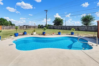 823 Ruby Court, Jarrell, TX 76537 - Photo 15