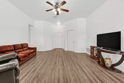 823 Ruby Court, Jarrell, TX 76537 - Photo 5