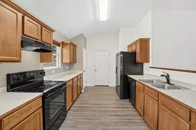 823 Ruby Court, Jarrell, TX 76537 - Photo 7
