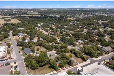 203 E Anderson Avenue, Round Rock, TX 78664 - Photo 19