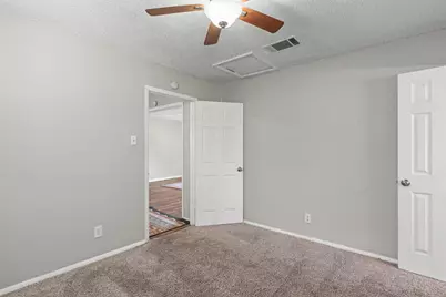 203 E Anderson Avenue, Round Rock, TX 78664 - Photo 11