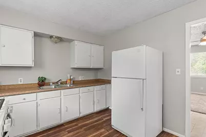 203 E Anderson Avenue, Round Rock, TX 78664 - Photo 7