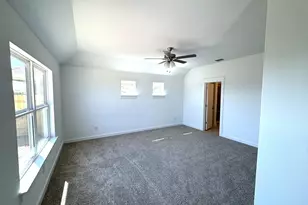 612 Quail Convey Dr, Jarrell, TX 76537 - Photo 5