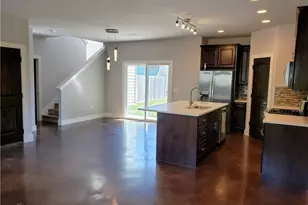 1125 Walton Ln, Austin, TX 78721 - Photo 3