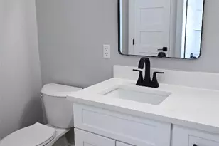 516 N Hackberry Ave, Luling, TX 78648 - Photo 9