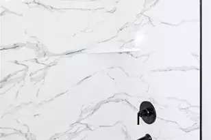 516 N Hackberry Ave, Luling, TX 78648 - Photo 7