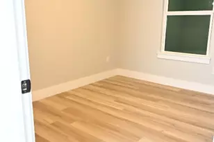 516 N Hackberry Ave, Luling, TX 78648 - Photo 23