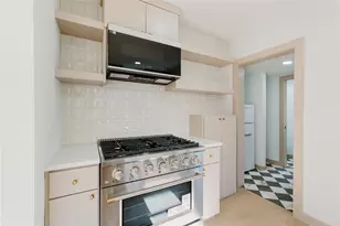 1907 E 21st St, Austin, TX 78722 - Photo 13